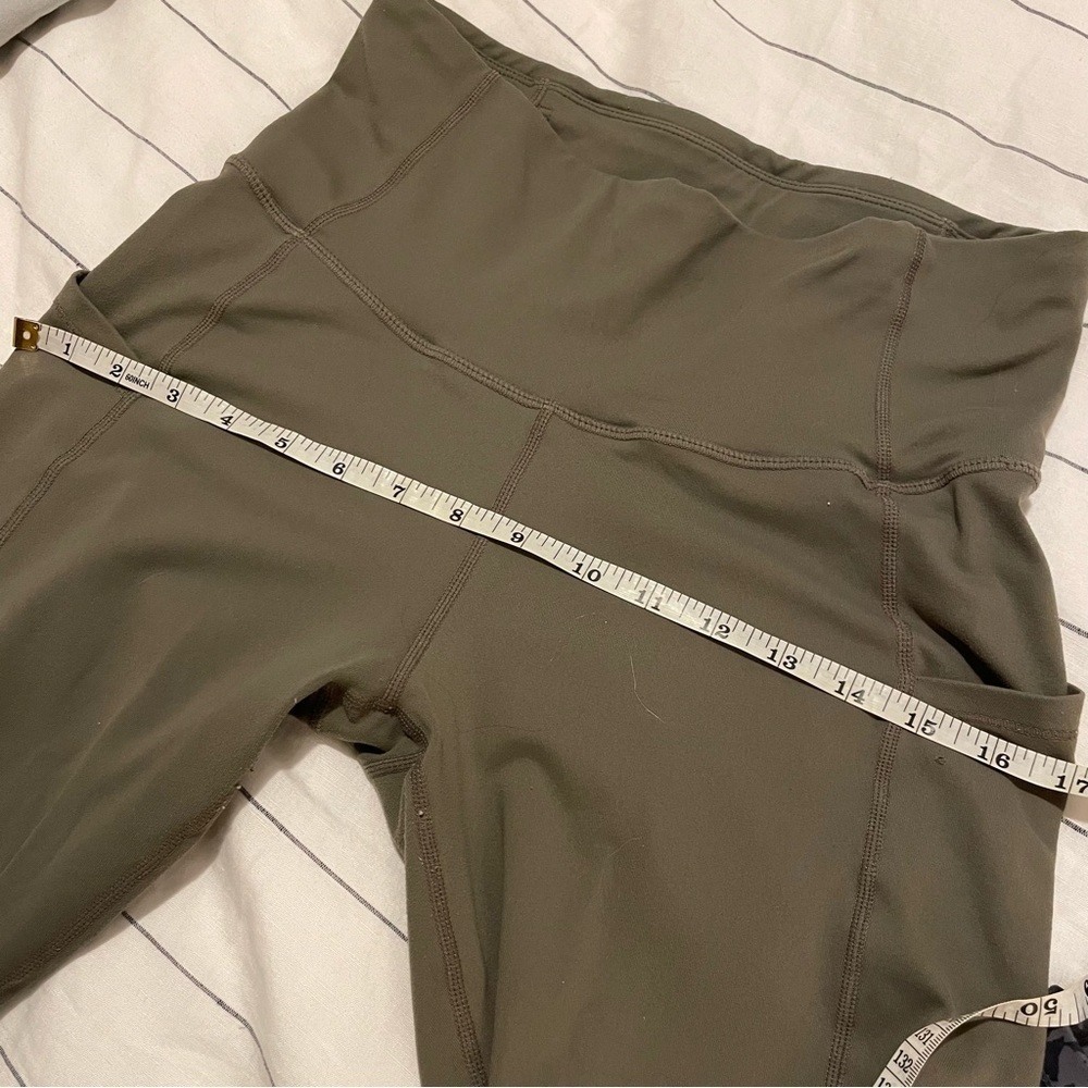 Two Pair Dragon Fit Capri Leggings with Side Pockets - Picture 8 of 10